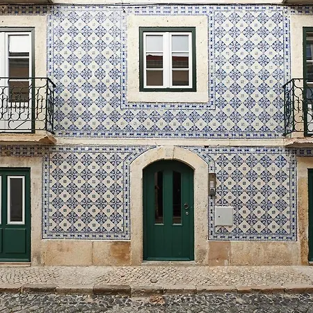 Colourful Life In Alfama By Hansi * Lisboa